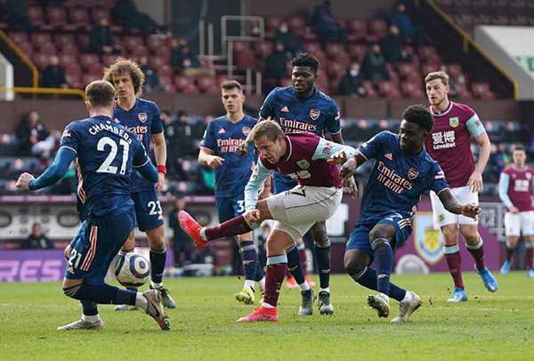 典对决中 典对决中