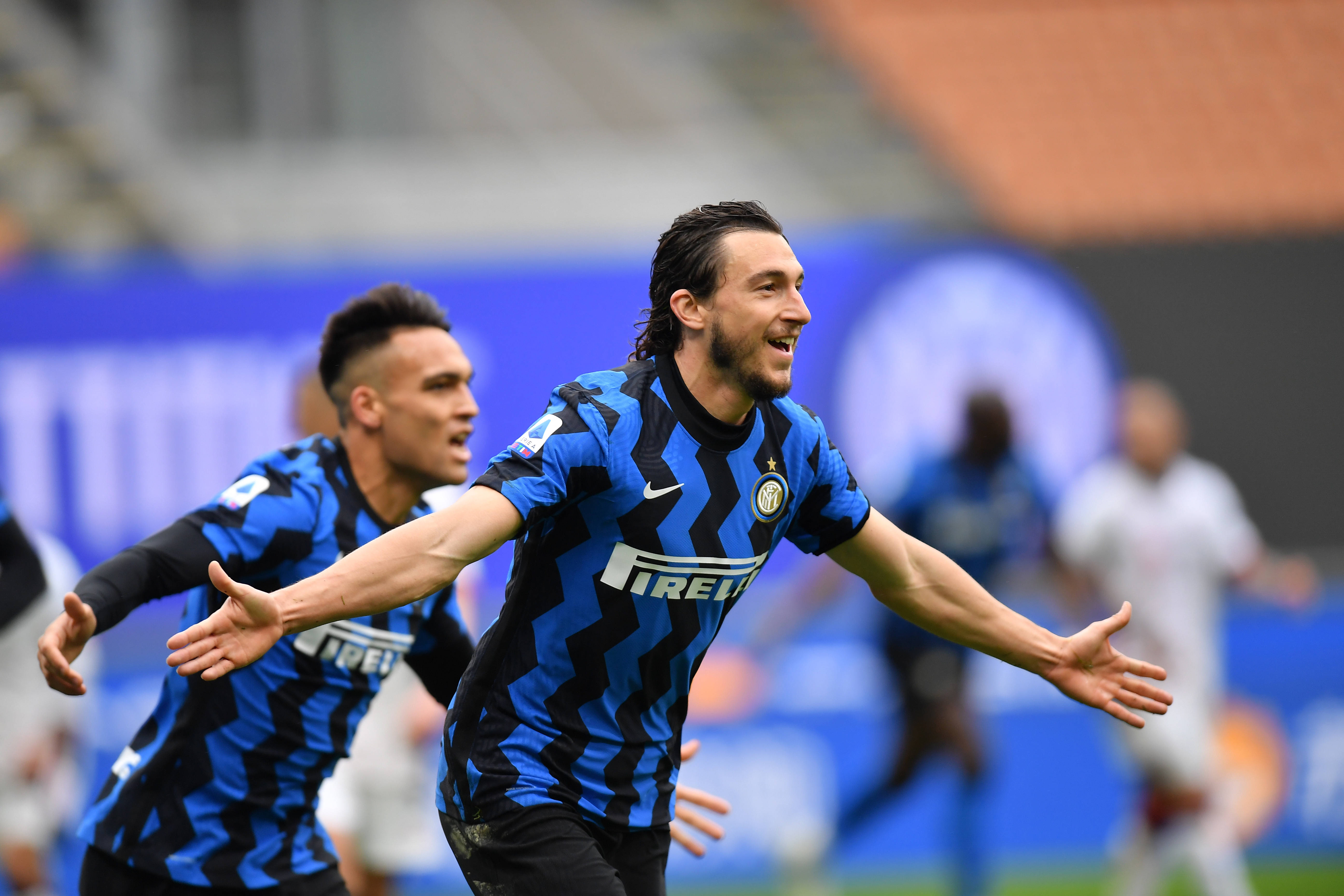 他立刻上前 他立刻上前